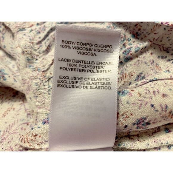 Lucky Brand Phoebe Crochet Trim Top L Flutter Sleeves White & Lilac Floral NEW - Picture 7 of 7